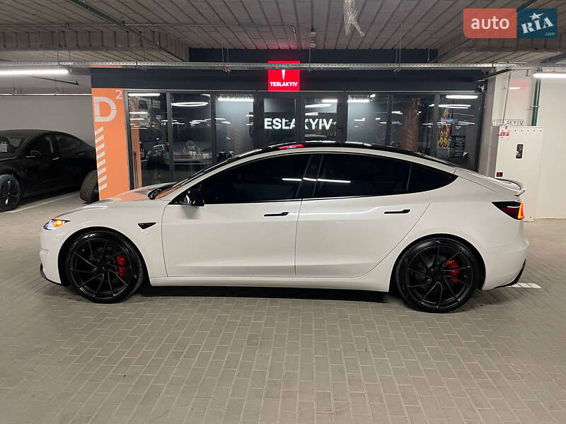 Седан Tesla Model 3 2024 в Києві