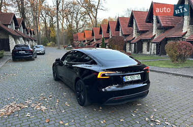 Седан Tesla Model 3 2024 в Львове