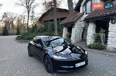 Седан Tesla Model 3 2024 в Львове