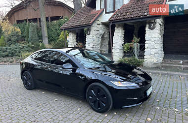 Седан Tesla Model 3 2024 в Львове