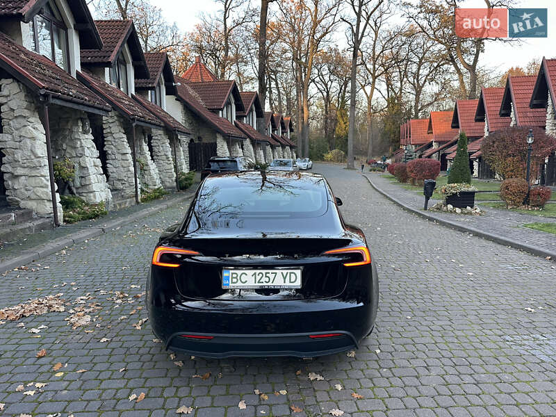 Седан Tesla Model 3 2024 в Львові фото 33 Седан Tesla Model 3 2024 в Львові