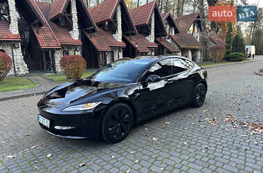 Седан Tesla Model 3 2024 в Львове