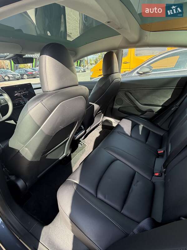 Седан Tesla Model 3 2023 в Одесі