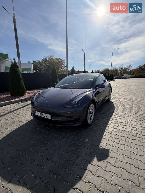 Седан Tesla Model 3 2023 в Одесі