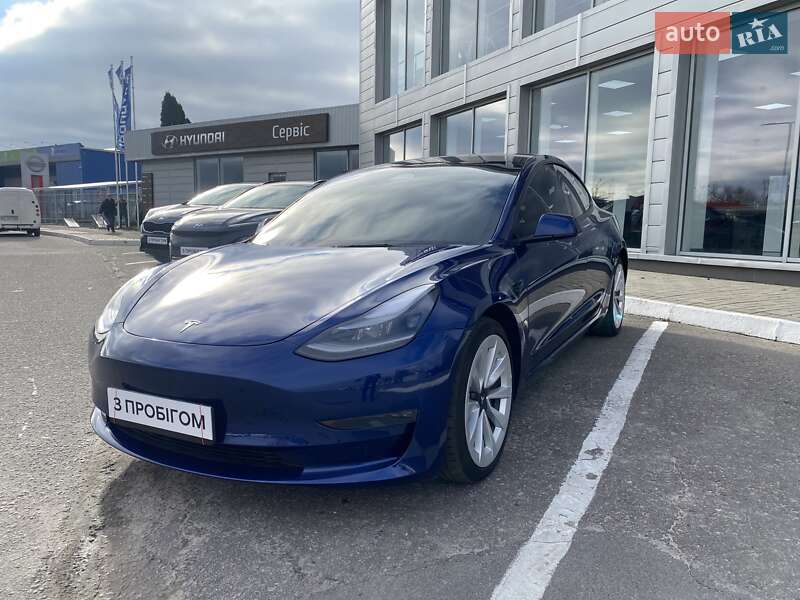 Седан Tesla Model 3 2022 в Кременчуге