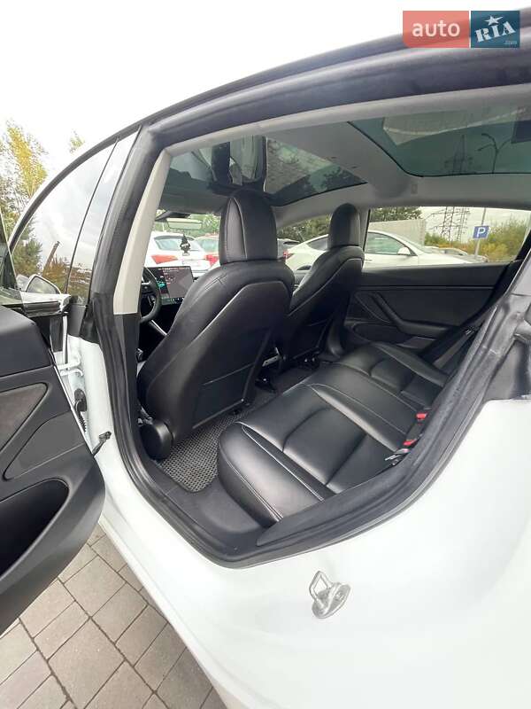 Седан Tesla Model 3 2018 в Львові фото 17 Седан Tesla Model 3 2018 в Львові