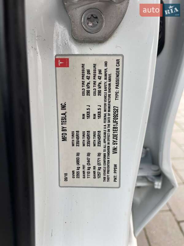 Седан Tesla Model 3 2018 в Львові фото 24 Седан Tesla Model 3 2018 в Львові