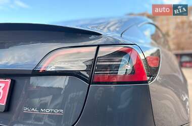 Седан Tesla Model 3 2023 в Кривом Роге
