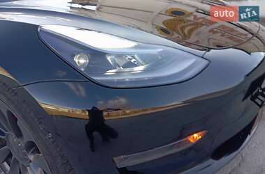 Седан Tesla Model 3 2023 в Днепре
