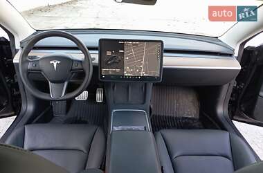 Седан Tesla Model 3 2023 в Днепре