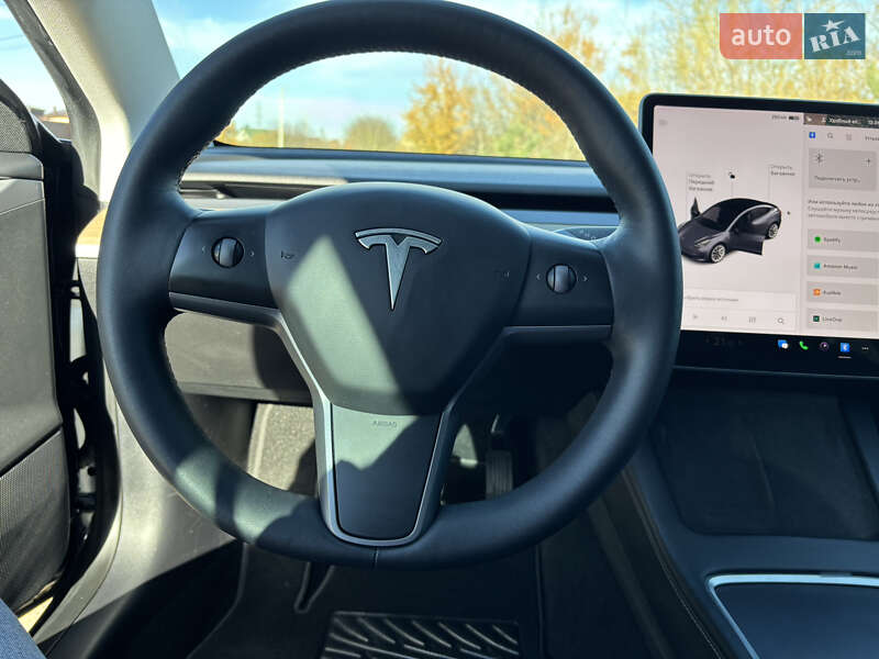 Седан Tesla Model 3 2021 в Ивано-Франковске
