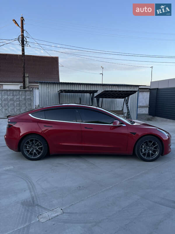 Седан Tesla Model 3 2018 в Білій Церкві