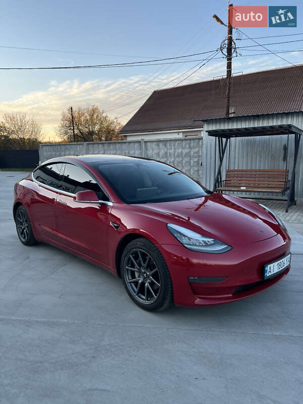 Седан Tesla Model 3 2018 в Білій Церкві