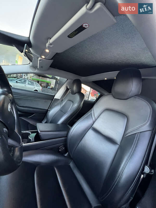 Седан Tesla Model 3 2018 в Білій Церкві