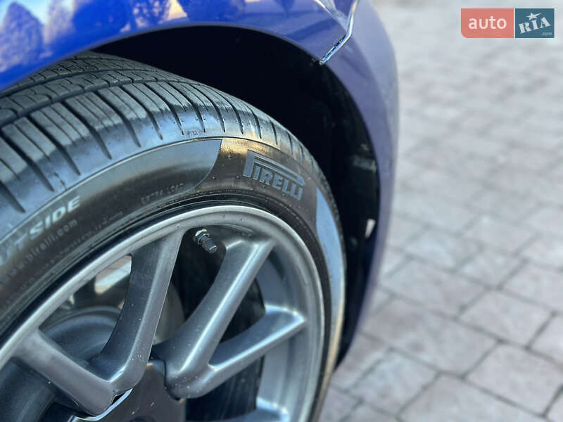 Седан Tesla Model 3 2020 в Стрию