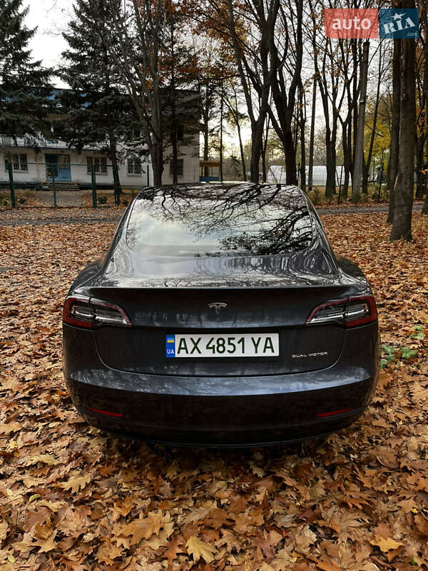 Седан Tesla Model 3 2019 в Харкові