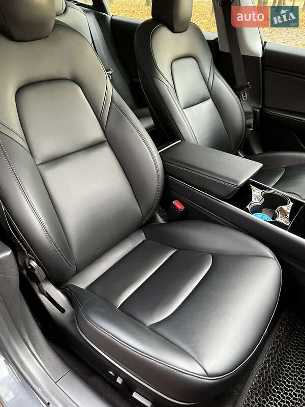 Седан Tesla Model 3 2019 в Харкові