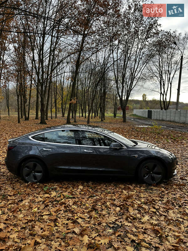 Седан Tesla Model 3 2019 в Харкові