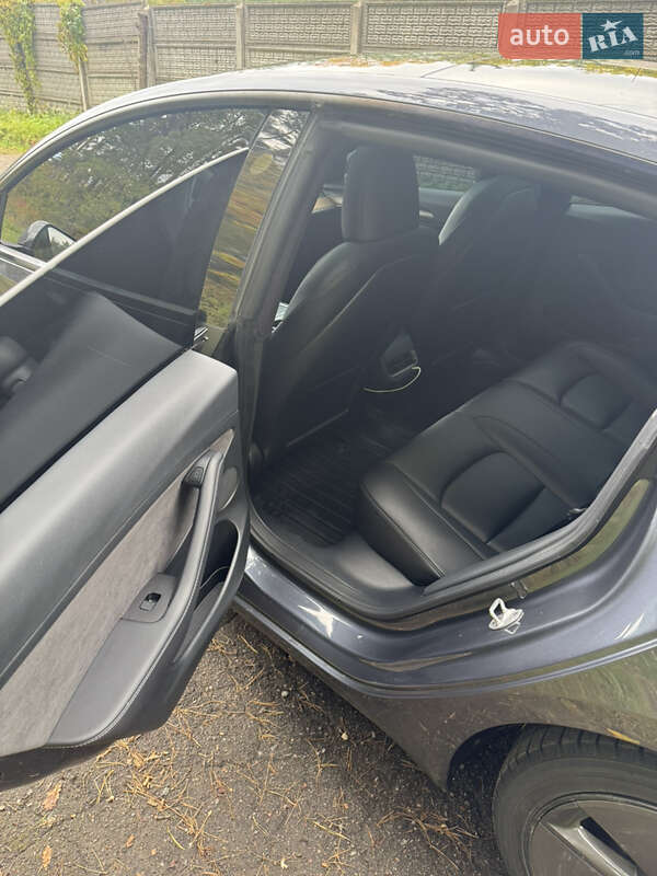 Седан Tesla Model 3 2023 в Житомире