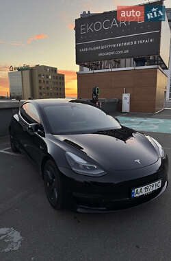 Седан Tesla Model 3 2021 в Киеве