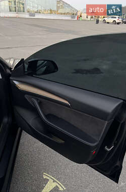 Седан Tesla Model 3 2021 в Киеве