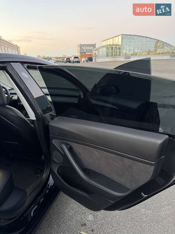 Седан Tesla Model 3 2021 в Киеве фото 17 Седан Tesla Model 3 2021 в Киеве
