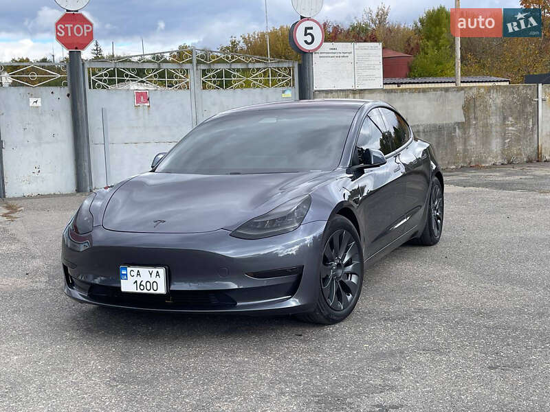 Седан Tesla Model 3 2018 в Золотоноше
