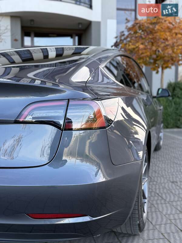 Седан Tesla Model 3 2023 в Стрые