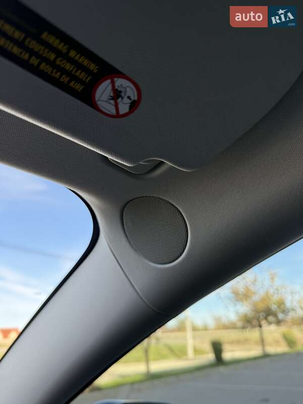 Седан Tesla Model 3 2023 в Стрые