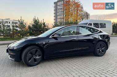Седан Tesla Model 3 2018 в Львові