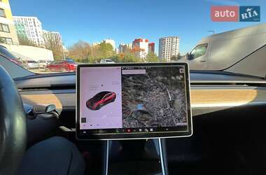 Седан Tesla Model 3 2018 в Львові