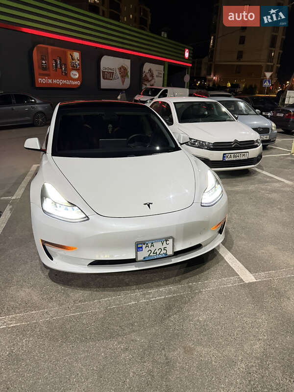 Tesla Model 3 2021