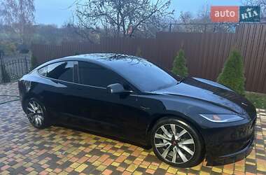 Седан Tesla Model 3 2025 в Звягелі