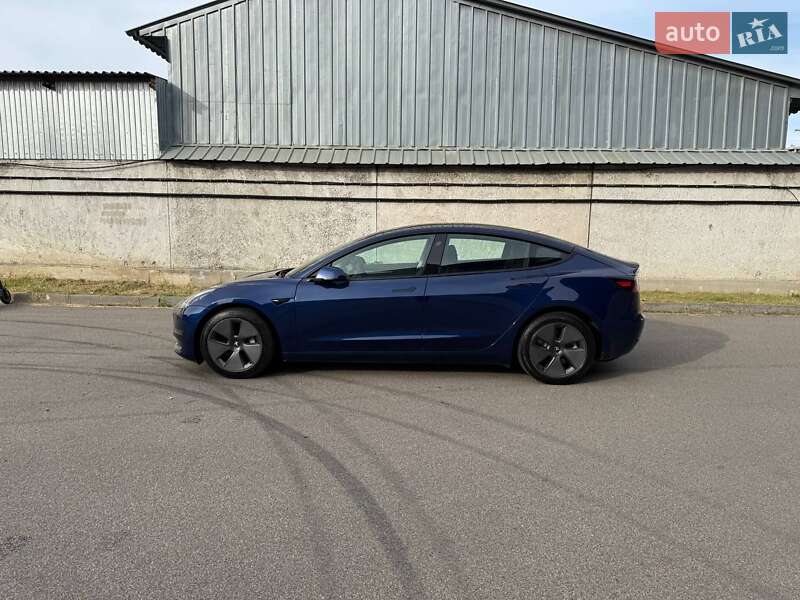 Седан Tesla Model 3 2023 в Киеве
