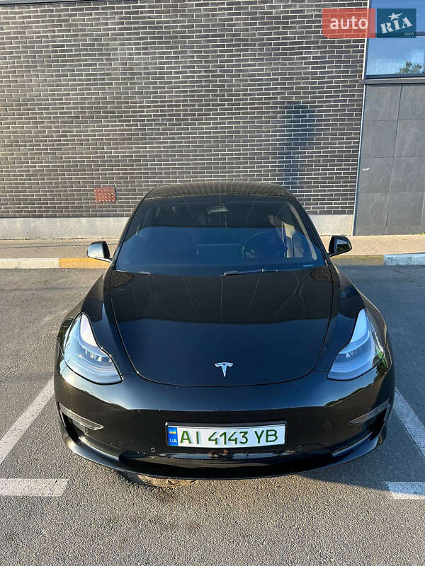 Седан Tesla Model 3 2021 в Ирпене