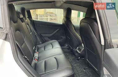 Седан Tesla Model 3 2021 в Стрые