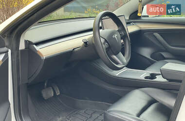 Седан Tesla Model 3 2021 в Стрые