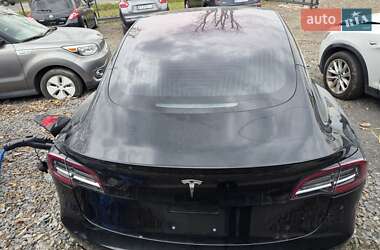 Седан Tesla Model 3 2018 в Львове