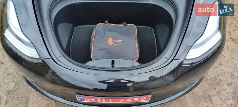 Седан Tesla Model 3 2018 в Ковеле