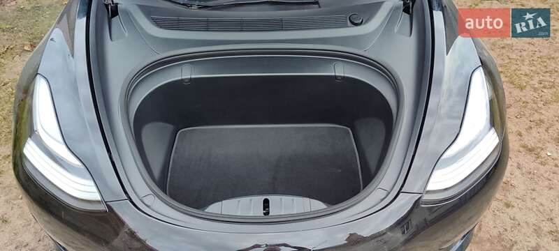 Седан Tesla Model 3 2018 в Ковеле