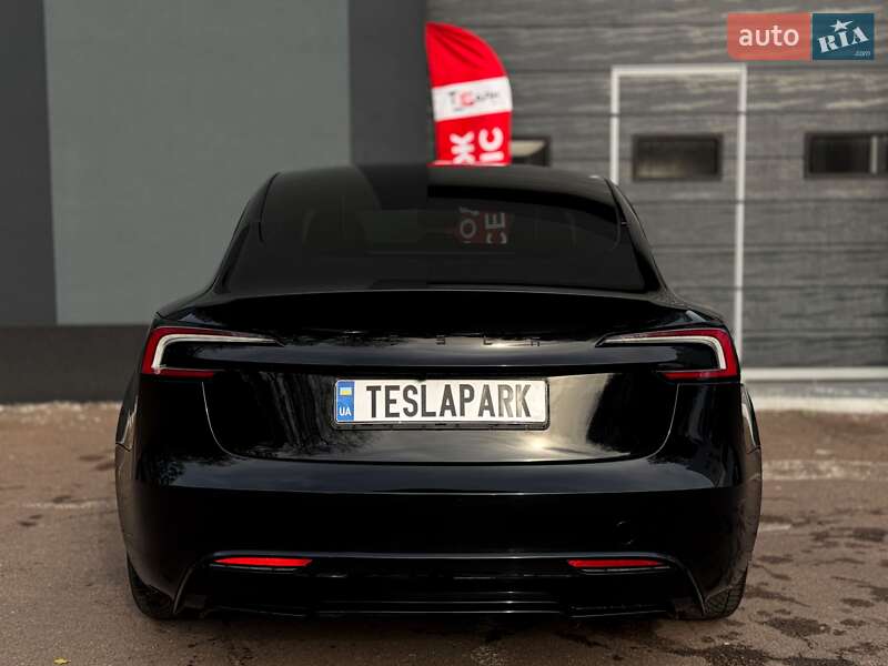 Седан Tesla Model 3 2024 в Києві