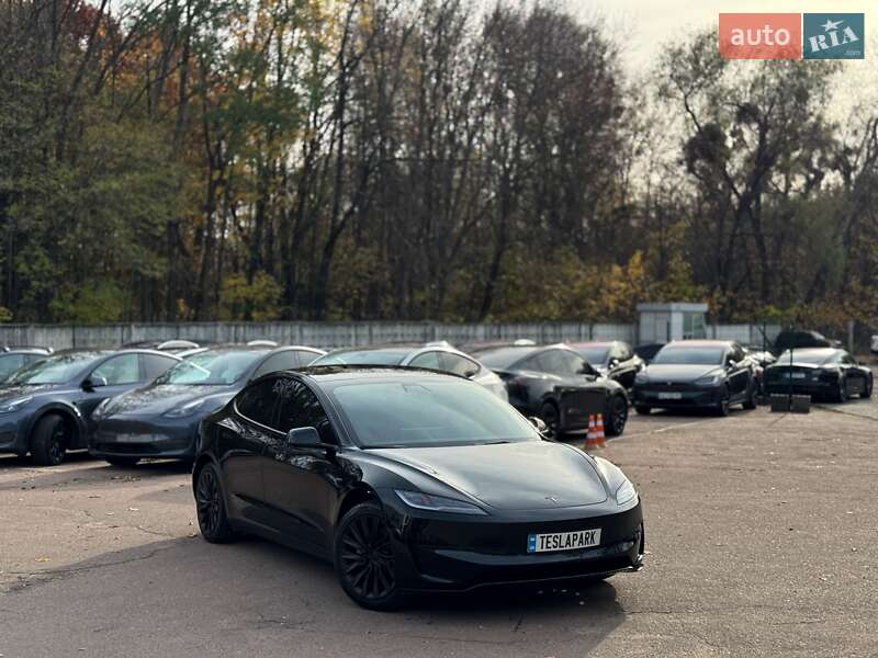 Седан Tesla Model 3 2024 в Києві