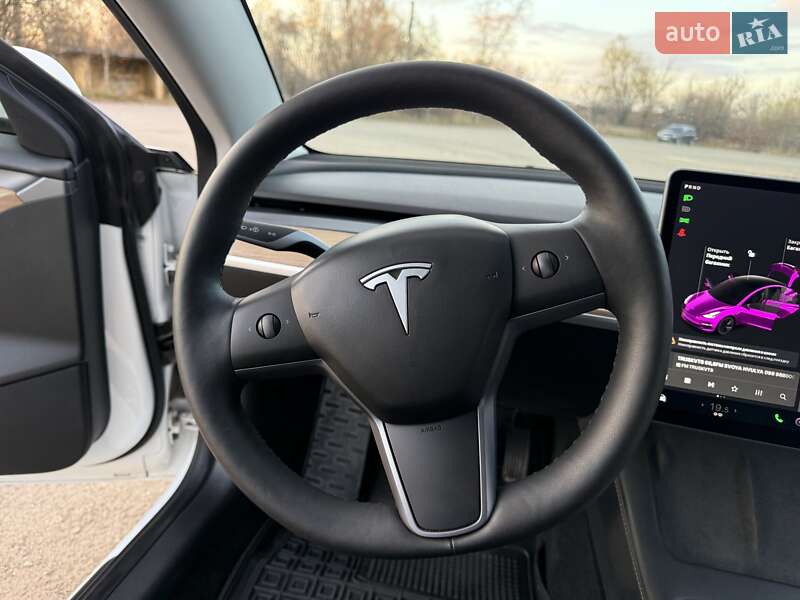 Седан Tesla Model 3 2021 в Трускавці
