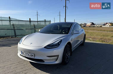 Седан Tesla Model 3 2018 в Львові