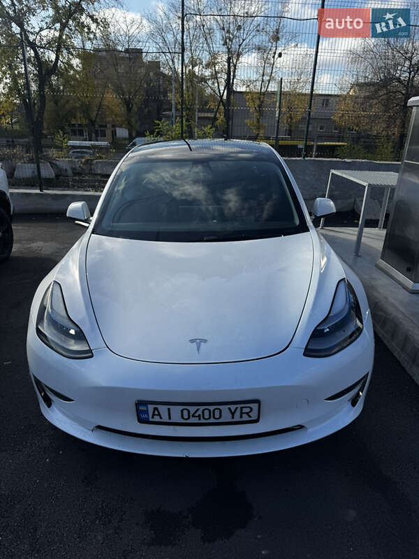 Tesla Model 3 2022
