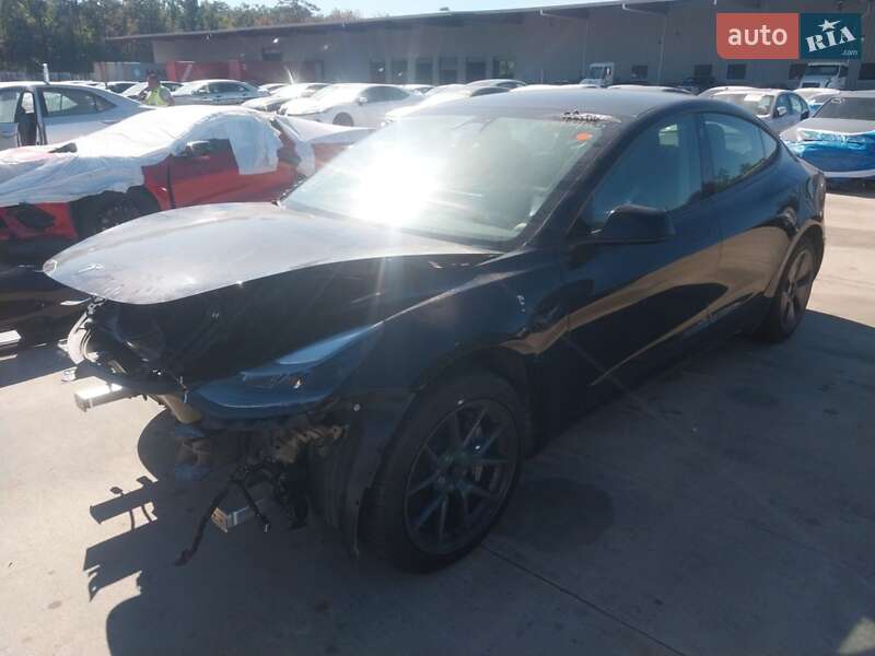 Седан Tesla Model 3 2021 в Луцке