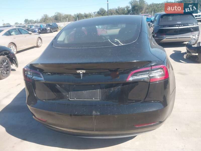 Седан Tesla Model 3 2021 в Луцке