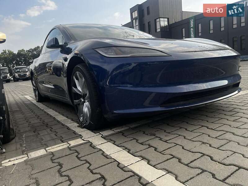 Седан Tesla Model 3 2024 в Києві