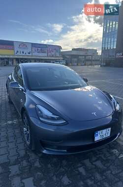 Седан Tesla Model 3 2020 в Чернівцях