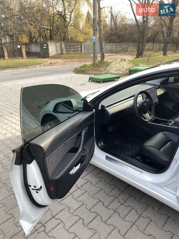 Седан Tesla Model 3 2020 в Львове фото 11 Седан Tesla Model 3 2020 в Львове